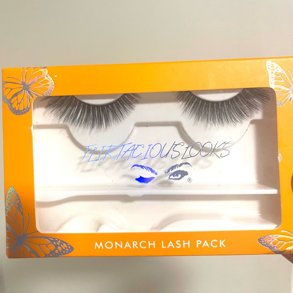 Lot of Assorted False Eyelashes Sets - Picture 7 of 8